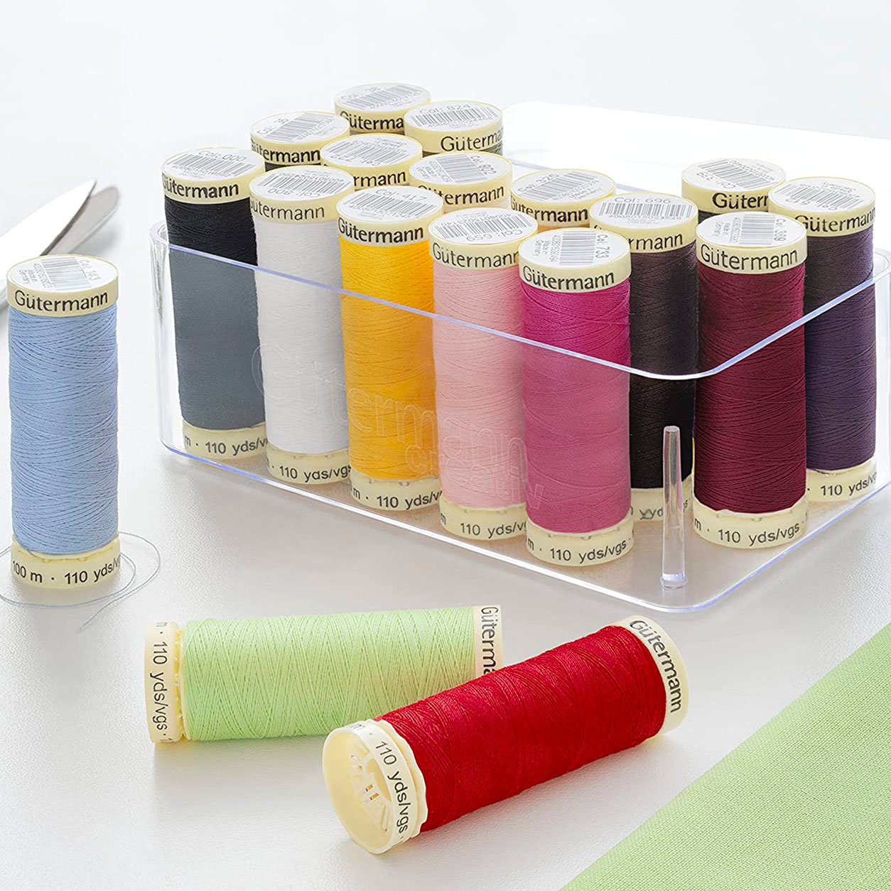 Gutermann Cucitutto 18 Bobine con Scatola Trasparente