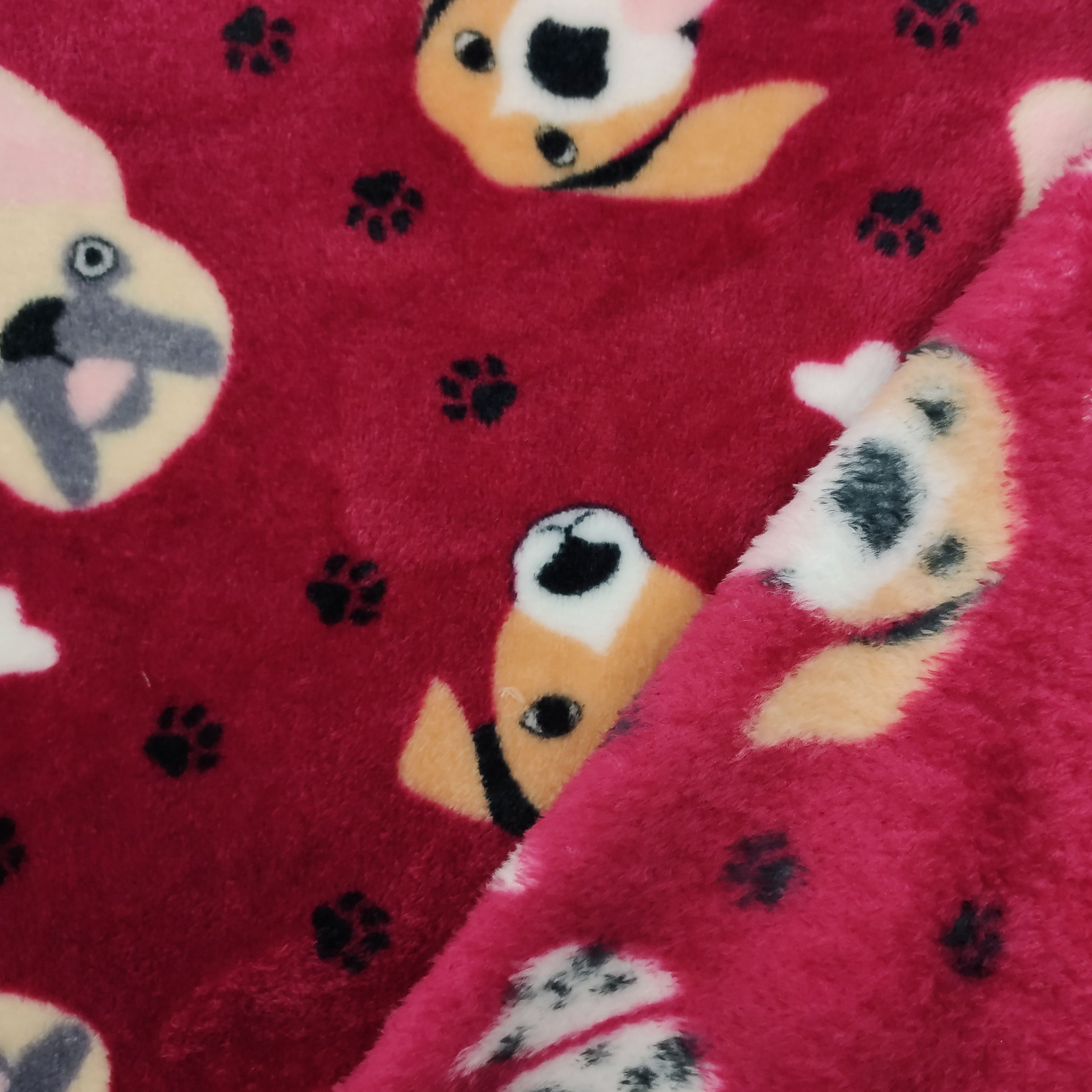 Pile Mano Cachemire Cagnolini Sfondo Rosso Scuro