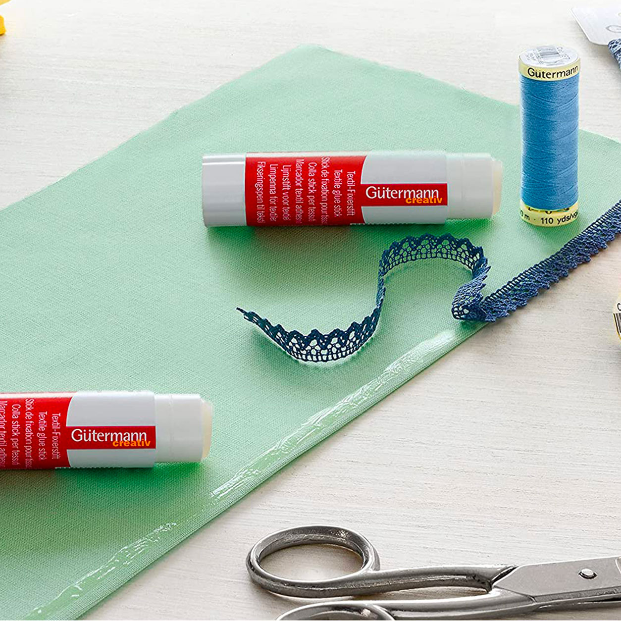 Gutermann Cucitutto 10 Bobine con Colla Stick