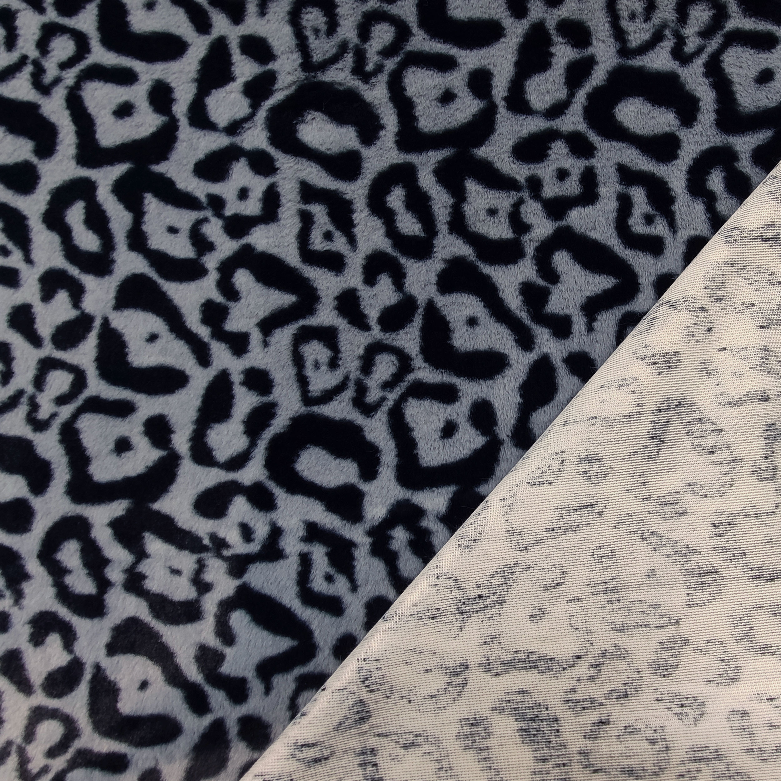 Tessuto Pelo Sintetico Abbigliamento Fantasia Leopardata Grigio